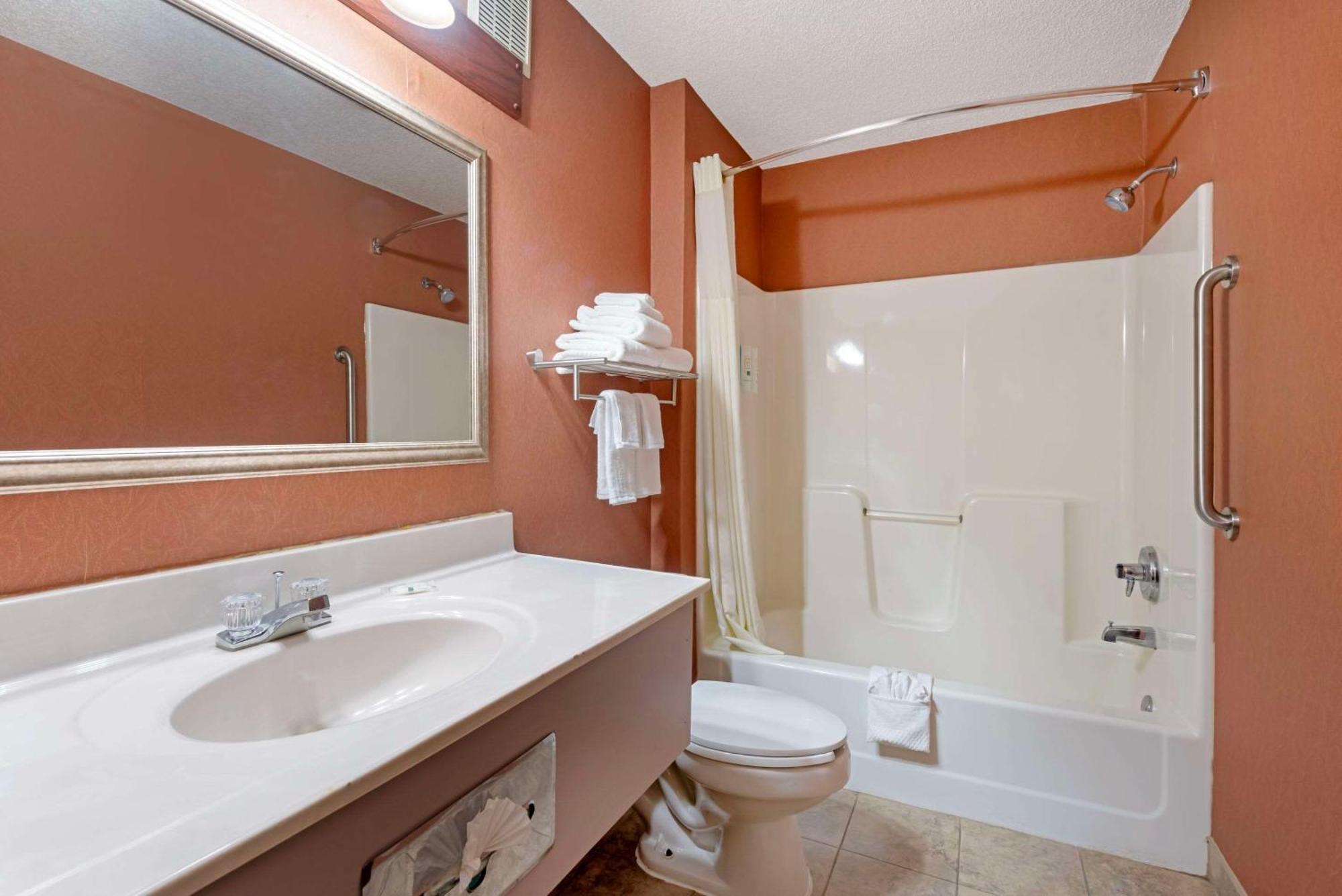 Quality Inn Bemidji Exterior photo